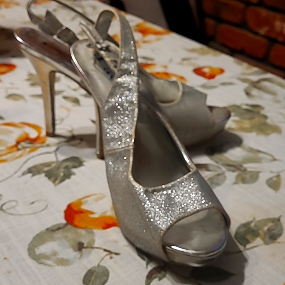 Lava shoes sparkle silver size 10B